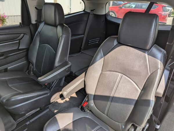 [2017 Chevrolet Traverse LT Sports Utility Interior]